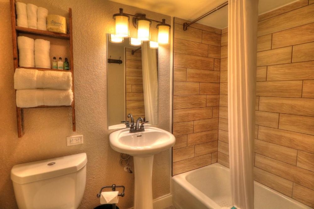 River Edge Inn Image 23