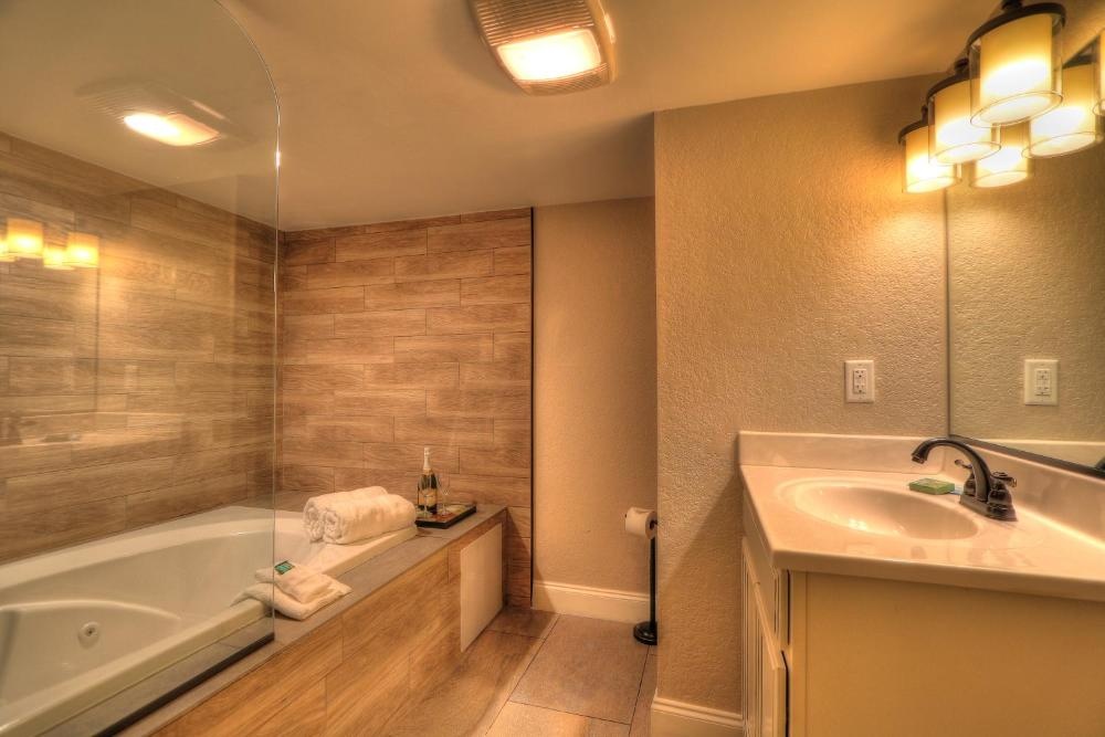 River Edge Inn Image 36